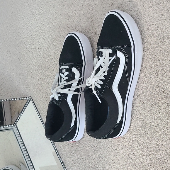 Vans (Unisex) 9 Men 10.5 Women LIKE NEW